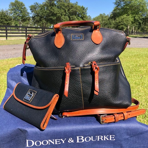 Dooney & Bourke - Picture 1 of 5